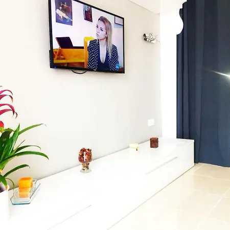 Super Tidy Holiday Studio Apartment Los Cristianos (Tenerife)